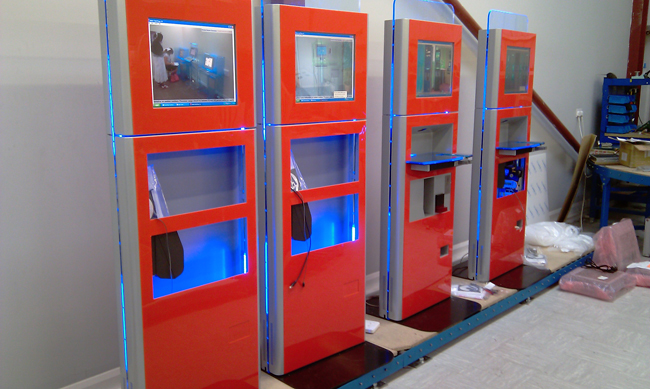 This kiosk, comes with interactive 19'' display. At the rear of the unit a large passive of interactive second screen could replace the static advertisment area.